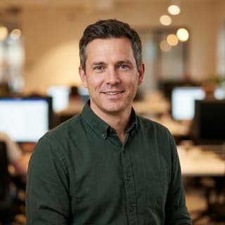 Image de profil montrant Daniel Carter, directeur de la technologie chez Cygne Fructif