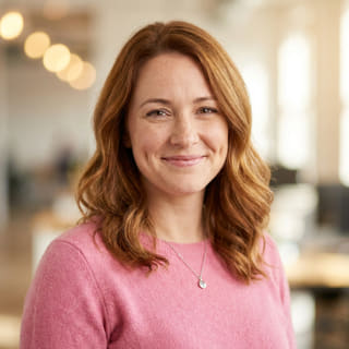 Emily Watson, présentée comme responsable du service client chez Cygne Fructif, en image de profil